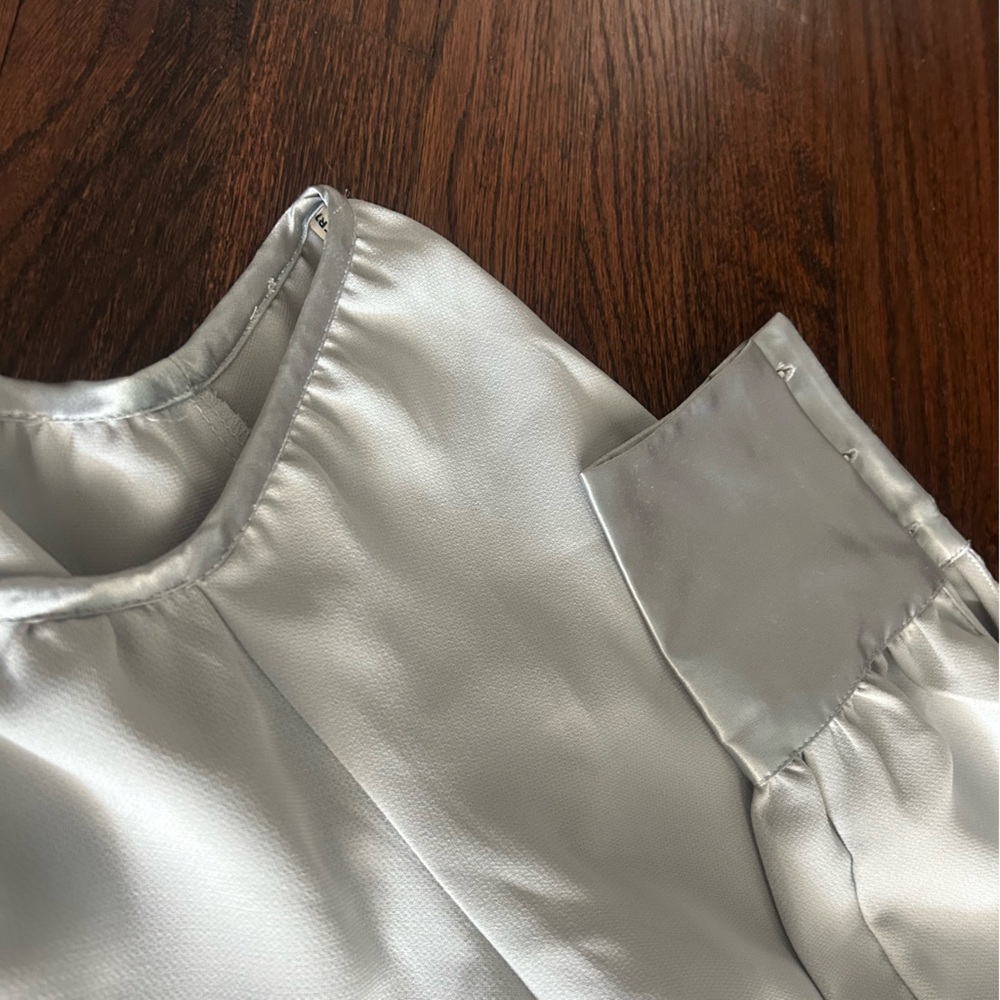 Vertigo Paris Silver Dress No Size or Material Tag
See Measurements in Listing - Picture 6 of 7